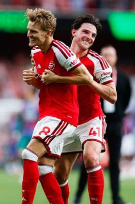 Declan Rice of Arsenal and Martin odegaard of Arsenal celebrate at full time Arsenal v Chelsea, Premier League, Football, Emirates Stadium, London, UK - 06 Sep 2026London Emirates Stadium United Kingdom EDITORIAL USE ONLY No use with unauthorised audio, video, data, fixture lists, club league logos or live services. Online in-match use limited to 120 images, no video emulation. No use in betting, games or single club league player publications. Copyright: xMattxImpey Shutterstockx 17137590ig