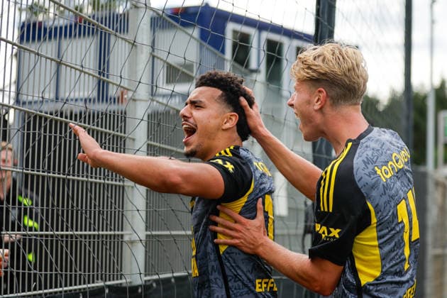 VELSEN, NETHERLANDS - SEPTEMBER 6: Rafik El Arguioui of SC Cambuur, Billy van Duijl of SC Cambuur celebrating the 0-1 during the Dutch Eredivisie match between Telstar and SC Cambuur at BUKO Stadion on September 06, 2026 in Velsen, Netherlands.  Copyright: xMTB MBxMediax