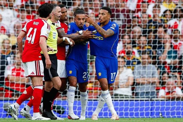 Morgan Rogers of Chelsea is tripped and argues with Declan Rice of Arsenal Arsenal v Chelsea, Premier League, Football, Emirates Stadium, London, UK - 06 Sep 2026London Emirates Stadium United Kingdom EDITORIAL USE ONLY No use with unauthorised audio, video, data, fixture lists, club league logos or live services. Online in-match use limited to 120 images, no video emulation. No use in betting, games or single club league player publications. Copyright: xMattxImpey Shutterstockx 17137590iv