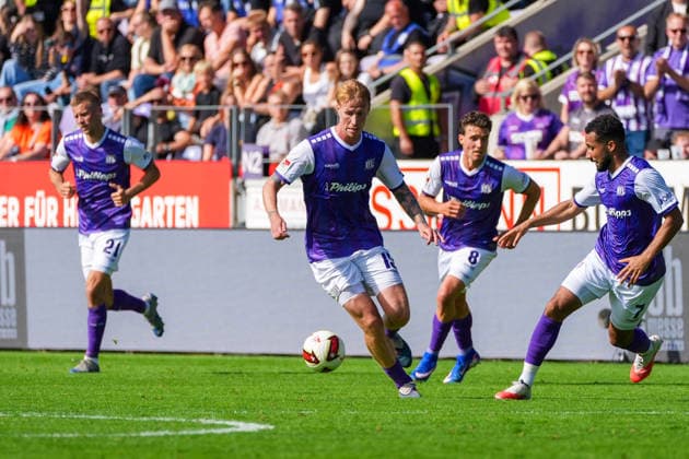 Bjarke Jacobsen (VfL Osnabrück, 15), Deutschland: Fussball, 2. Bundesliga, Saison 2026 27, 4. Spieltag, 06.09.2026, VfL Osnabrück vs Eintracht Braunschweig, Stadion Bremer Brücke (Osnabrück, Niedersachsen) *** Bjarke Jacobsen, VfL Osnabrück, 15, German Soccer, 2. Bundesliga, 2026–27 Season, Matchday 4, September 6, 2026, VfL Osnabrück vs. Eintracht Braunschweig, Bremer Brücke Stadium, Osnabrück, Lower Saxony Copyright: xLeonxFrickx