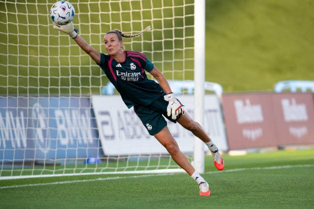 MADRID, SPAIN - SEPTEMBER 6: Merle Frohms goalkeeper (1) of Real Madrid warming up before the Liga F matchday 2 season 2026-27 between Real Madrid and SD Eibar on September 6, 2026 in Madrid, Spain. Copyright: xAdelinaxCobos SPPx Sportspressphoto_SPR224978