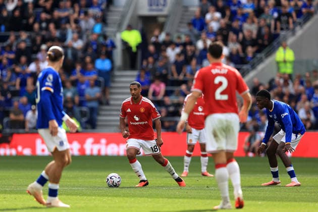 6th September 2026; Hill Dickinson Stadium, Liverpool, England; Premier League Football, Everton versus Manchester United, ManU Youri Tielemans of Manchester United looks up before passing the ball DavidxBlunsden
