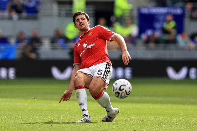 6th September 2026; Hill Dickinson Stadium, Liverpool, England; Premier League Football, Everton versus Manchester United, ManU Harry Maguire of Manchester United passes the ball DavidxBlunsden