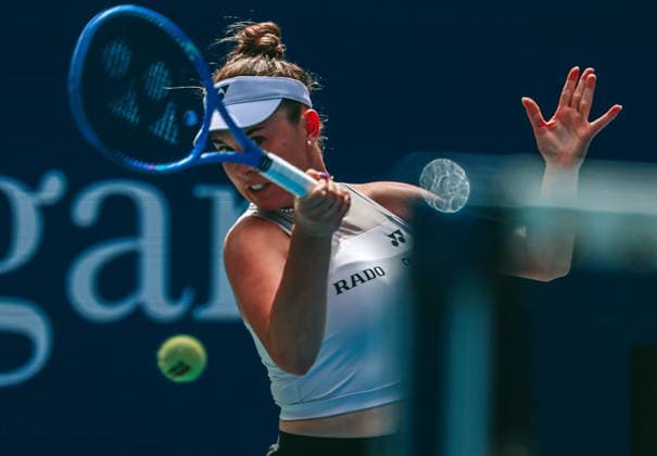 US Open tennis tournament - Day 8 Linda Noskova of Czechia in action against Marta Kostyuk of Ukraine during their Women™s Singles match at the US Open Tennis Championships at the USTA Billie Jean King National Tennis Center in Flushing Meadows, New York, USA, 06 September 2026. The 2026 US Open tournament runs from 23 August through 13 September. FLUSHING MEADOWS NEW YORK United States  Copyright: xOLGAxFEDOROVAx