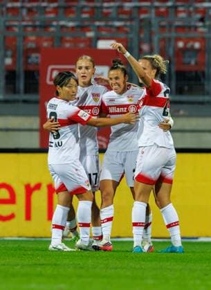 06.09.2026 - Fussball - Saison 2026 2027 - 1. Frauen - Fussball - Bundesliga - 03. Spieltag: 1. FC Nürnberg FCN ( Club ) - VfB Stuttgart - Sportfoto Zink DaMa - xdaxmax - Jubel Freude Torjubel nach Tor zum 3:3 - Nicole Billa (26, VfB Stuttgart ) und Mannschaft Team jubelt freut sich - Torschütze: Nicole Billa (26, VfB Stuttgart ) *** September 6, 2026 Soccer Season 2026–2027 Women s Bundesliga Matchday 3 1 FC Nuremberg (FCN) vs. VfB Stuttgart Sports photo by Zink DaMa xdaxmax Celebration Joy Goal celebration after the 3–3 goal by Nicole Billa 26, VfB Stuttgart, and the team celebrate; goal scorer Nicole Billa 26, VfB Stuttgart