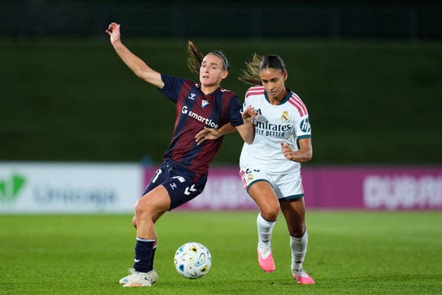 September 6, 2026, Valdebebas, Madrid, Spain: Angeles Del Alamo Sanchez of SD Eibar and Maelle Lakrar of Real Madrid CF compete for the ball during the Spanish Women League, Liga F, football match played between Real Madrid and SD Eibar at Alfredo Di Stefano stadium on September 06, 2026, in Valdebebas, Madrid, Spain. Real Madrid V SD Eibar - Liga F - ZUMAa181 20260906_zaa_a181_202 Copyright: xDennisxAgyemanx