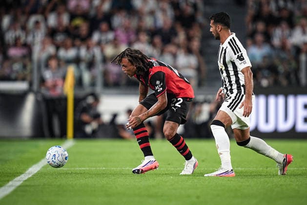 MilanÕs Diego Moreira fights for the ball with Juventus s Mehmet Celik during the Serie A soccer match between Juventus and Milan at the Allianz Stadium in Turin, north west Italy - Sunday, September 06, 2026. - Soccer .  Copyright: xMarcoxAlpozzi LaPressex