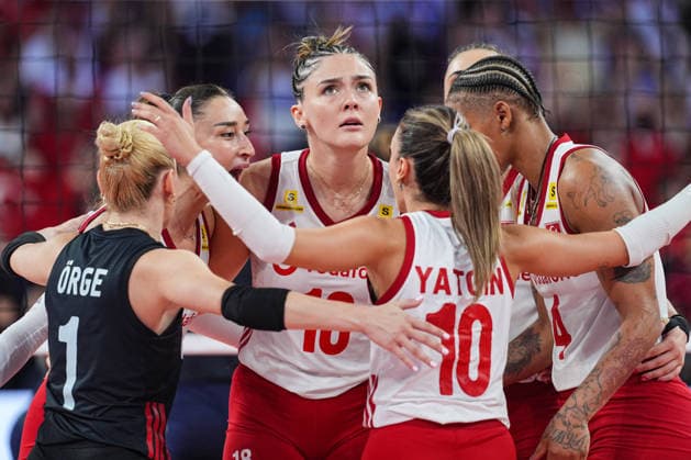 Italy v Turkiye - CEV EuroVolley 2026 ISTANBUL, TURKIYE - SEPTEMBER 6: Turkiye national volleyball team players celebrate during the CEV EuroVolley 2026 Women s European Volleyball Championship Final between Italy and Turkiye at Sinan Erdem Sports Hall in Istanbul, Turkiye, on September 6, 2026. Cemal Yurttas Anadolu Istanbul Turkey. Editorial use only. Please get in touch for any other usage.  Copyright: x2026xAnadoluxCemalxYurttasx