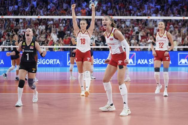 Italy v Turkiye - CEV EuroVolley 2026 ISTANBUL, TURKIYE - SEPTEMBER 6: Turkiye national volleyball team players celebrate their victory at the end of the CEV EuroVolley 2026 Women s European Volleyball Championship Final between Italy and Turkiye at Sinan Erdem Sports Hall in Istanbul, Turkiye, on September 6, 2026. Cemal Yurttas Anadolu Istanbul Turkey. Editorial use only. Please get in touch for any other usage.  Copyright: x2026xAnadoluxCemalxYurttasx