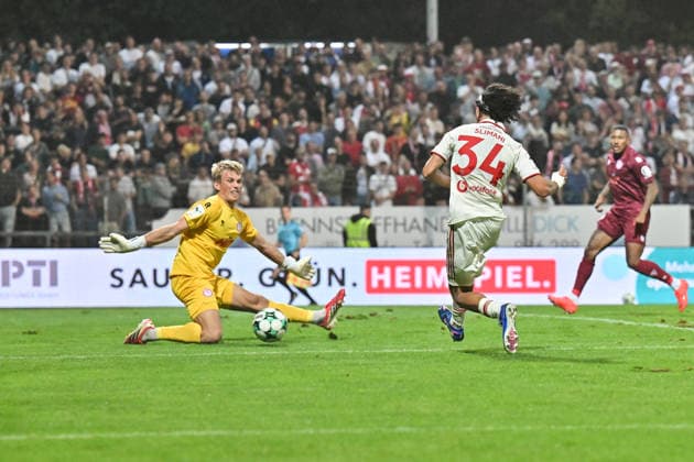 3rd Division: SC Fortuna Cologne vs. Fortuna Düsseldorf, September 6, 2026, Cologne, GERMANY September 6: Pictured, Anas SLIMANI (Fortuna Düsseldorf, No. 34) is denied by Lennart WINKLER (Fortuna Köln, No. 1) on a scoring chance during the 3. Liga match between SC Fortuna Köln and Fortuna Düsseldorf on Matchday 4 at the Südstadion in Cologne Copyright: xBEAUTIFULxSPORTS Goldbergx