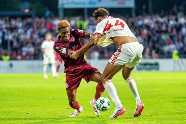 Romeo Aigbekaen of Fortuna Cologne, No. 30, pulls on the jersey of Elias Egouli of Fortuna Düsseldorf, No. 44, during a battle for the ball; tackle between Fortuna Cologne and Fortuna Düsseldorf; soccer; 3rd Division; Matchday 4; 2026–27 season, September 6, 2026, DFL regulations prohibit any use of photographs as image sequences and or quasi-video, Fortuna Cologne vs. Fortuna Düsseldorf, soccer, 3. Liga, Matchday 4, 2026–27 season, September 6, 2026, Cologne Copyright: xEibner-Pressefoto LukasxBaldygax EP_LBA