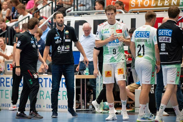 Bennet Wiegert, SC Magdeburg, Coach, HBW Balingen Weilstetten vs. SC Magdeburg, GER, Opel 1 Handball Bundesliga, Championship, Matchday 3, 2026–2027 Season, September 6, 2026, Eibner Press Photo: Andreas Ulmer, HBW Balingen Weilstetten vs. SC Magdeburg, GER, Opel 1 Handball Bundesliga, Championship, Matchday 3, 2026–2027 Season, September 6, 2026, Balingen Copyright: xEibner-Pressefoto AndreasxUlmerx EP_AUR