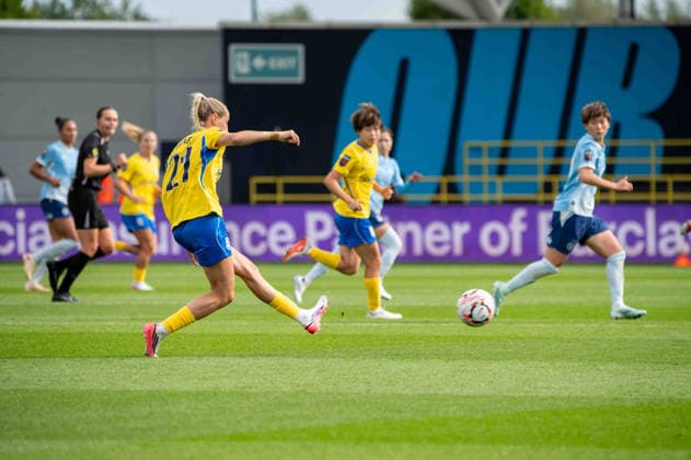 MANCHESTER, ENGLAND - September 6: Millie Turner (21 Birmingham City) during the Barclays Womens Super League game between Manchester City and Birmingham City at Joie Stadium on September 6, 2026 in Manchester, England. (Photo by Clare Overfield Sports Press Photo) Copyright: xClarexOverfield xSPPx Sportspressphoto_SPR225289