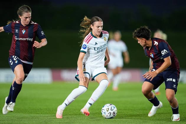 September 6, 2026, Valdebebas, Madrid, Spain: Lotte Keukelaar of Real Madrid CF runs with the ball during the Spanish Women League, Liga F, football match played between Real Madrid and SD Eibar at Alfredo Di Stefano stadium on September 06, 2026, in Valdebebas, Madrid, Spain. Valdebebas Spain - ZUMAa181 20260906_zaa_a181_266 Copyright: xDennisxAgyemanx