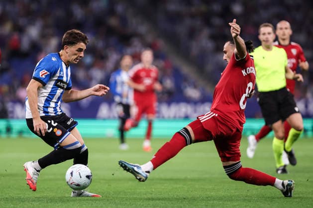 September 6, 2026, Cornella, Barcelona, SPAIN: Alex Calatrava of RCD Espanyol and Giorgi Kochorashvili of Sevilla FC in action during the Spanish league, LaLiga EA Sports, football match played between RCD Espanyol and Sevilla CF at RCDE Stadium on September 06, 2026 in Cornella, Spain. Cornella SPAIN - ZUMAa181 20260906_zaa_a181_276 Copyright: xJavierxBorregox