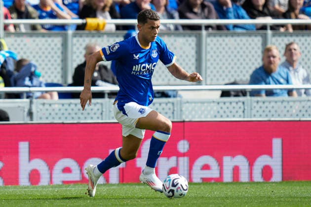 Everton v Manchester United, ManU Premier League Brennan Johnson of Everton FC runs with the ball during the Everton v Manchester United Premier League match at the Hill Dickinson Stadium, Liverpool, England on 6 September 2026 Credit: Steve Flynn Every Second Media Editorial use only. All images are copyright Every Second Media Limited. No images may be reproduced without prior permission. All rights reserved. Premier League and Football League images are subject to licensing agreements with Football DataCo Limited. see https: www.football-dataco.com Copyright: xIMAGO EveryxSecondxMediax ESM-2142-0166 StevexFlynnx xEveryxSecondxMediax