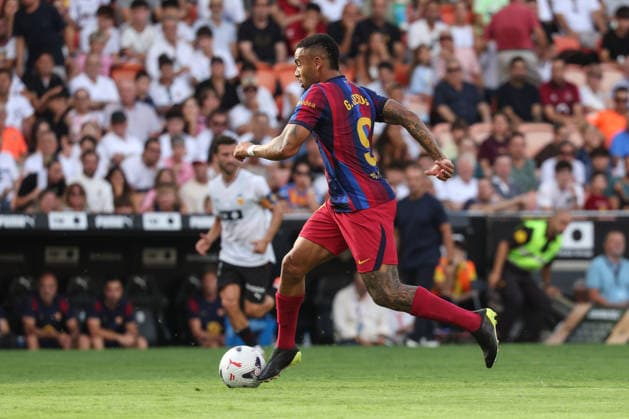 Spain - LaLiga EA - Valencia CF vs FC Barcelona, Barca - 06 09 2026 SPAIN, VALENCIA, SEPTEMBER 06. Gabriel Jesus of FC Barcelona during the LaLiga EA Sports football match between Valencia CF and FC Barcelona on September 06, 2026 at Estadio Mestalla in Valencia, Spain. Photo by Manuel Blondeau AOP.Press Valencia Estadio Mestalla Valencian Community Spain Copyright: x ManuelxBlondeau AOP.Pressx AOP20260906-042