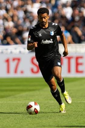 Emmanuel Iyoha 8 (1. FC Magdeburg) am Ball, Hertha BSC Berlin vs. 1. FC Magdeburg, Fussball, 2. Bundesliga, 4. Spieltag, 2026 2027, 06.09.2026 DFB regulations prohibit any use of photographs as image sequences and or quasi-video Berlin Berlin Deutschland *** Emmanuel Iyoha 8 1 FC Magdeburg in possession, Hertha BSC Berlin vs. 1 FC Magdeburg, Soccer, 2. Bundesliga, Matchday 4, 2026–2027, September 6, 2026 DFB regulations prohibit any use of photographs as image sequences and or quasi-video Berlin, Berlin, Germany Copyright: xkolbert-press MarkusxVerwimpx