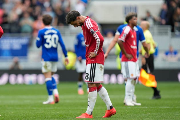 Everton v Manchester United, ManU Premier League A dejected Bruno Fernandes of Manchester United after the Everton v Manchester United Premier League match at the Hill Dickinson Stadium, Liverpool, England on 6 September 2026 Credit: Steve Flynn Every Second Media Editorial use only. All images are copyright Every Second Media Limited. No images may be reproduced without prior permission. All rights reserved. Premier League and Football League images are subject to licensing agreements with Football DataCo Limited. see https: www.football-dataco.com Copyright: xIMAGO EveryxSecondxMediax ESM-2142-0220 StevexFlynnx xEveryxSecondxMediax