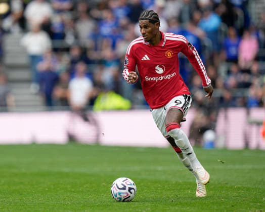 Everton v Manchester United, ManU Premier League Marcus Rashford of Manchester United runs with the ball during the Everton v Manchester United Premier League match at the Hill Dickinson Stadium, Liverpool, England on 6 September 2026 Credit: Steve Flynn Every Second Media Editorial use only. All images are copyright Every Second Media Limited. No images may be reproduced without prior permission. All rights reserved. Premier League and Football League images are subject to licensing agreements with Football DataCo Limited. see https: www.football-dataco.com Copyright: xIMAGO EveryxSecondxMediax ESM-2142-0221 StevexFlynnx xEveryxSecondxMediax