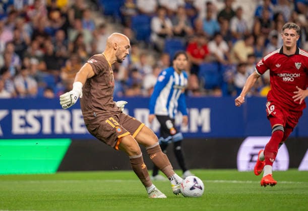 ESP LaLiga EA Sports RCD Espanyol vs. Sevilla FC Marko Dmitrovic of Espanyol during the LaLiga EA Sports match between RCD Espanyol and Sevilla FC played at RCDE Stadium in El Prat de Llobregat, Barcelona, on September 6, 2026, in Spain. Spanish Soccer Copyright: xAgenciaxLOFx