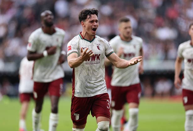 06.09.2026, Fussball Bundesliga, Eintracht Frankfurt - FC Augsburg, v.l., Torjubel zum 1:4 durch Fabian Rieder (FC Augsburg), Goal celebration, celebrate the goal DFL DFB REGULATIONS PROHIBIT ANY USE OF PHOTOGRAPHS AS IMAGE SEQUENCES AND OR QUASI-VIDEO. xdcx *** September 6, 2026, German Bundesliga, Eintracht Frankfurt vs. FC Augsburg, from left, goal celebration for the 1–4 goal by Fabian Rieder (FC Augsburg), goal celebration, celebrating the goal. DFL and DFB regulations prohibit any use of photographs as image sequences and or quasi-video. xdcx Copyright: HMBxMedia Claus