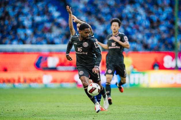 1. Bundesliga: Hamburger SV vs. 1. FSV Mainz 05, 06.09.2026 Philipp Mwene (1. FSV Mainz 05, 2) am Ball; Fußball, 1. Bundesliga, 2. Spieltag: Hamburger SV vs. 1. FSV Mainz 05 am 06.09.2026 im Volksparkstadion, Hamburg DFL REGULATIONS PROHIBIT ANY USE OF PHOTOGRAPHS AS IMAGE SEQUENCES AND OR QUASI-VIDEO. *** 1. Bundesliga: Hamburger SV vs. 1. FSV Mainz 05, September 6, 2026; Philipp Mwene (1. FSV Mainz 05), 2 on the ball; soccer, 1st Bundesliga, Matchday 2: Hamburger SV vs. 1st FSV Mainz 05 on September 6, 2026, at the Volksparkstadion, Hamburg. DFL regulations prohibit any use of photographs as image sequences and or quasi-video. Copyright: xBEAUTIFULxSPORTS Tonhäuserx