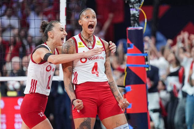 Italy v Turkiye - CEV EuroVolley 2026 ISTANBUL, TURKIYE - SEPTEMBER 6: Turkiye national volleyball team players Elif Sahin (L) and Melissa Vargas (R) celebrate during the CEV EuroVolley 2026 Women s European Volleyball Championship Final between Italy and Turkiye at Sinan Erdem Sports Hall in Istanbul, Turkiye, on September 6, 2026. Cemal Yurttas Anadolu Istanbul Turkey. Editorial use only. Please get in touch for any other usage.  Copyright: x2026xAnadoluxCemalxYurttasx