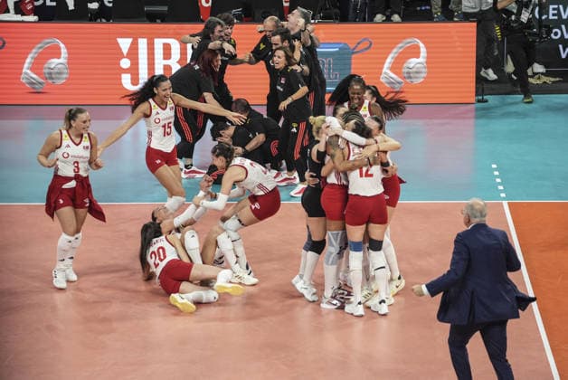 Turkiye retain European women s volleyball title with 3-2 win over Italy ISTANBUL, TURKIYE - SEPTEMBER 6: Players of the Turkish National Women’s Volleyball Team celebrate after defeating Italy to win the final match of the 2026 CEV Women’s European Volleyball Championship at Sinan Erdem Sports Hall in Istanbul, Turkiye, on September 6, 2026. Agit Erdi Ulukaya Anadolu Istanbul Turkey. Editorial use only. Please get in touch for any other usage.  Copyright: x2026xAnadoluxAgitxErdixUlukayax