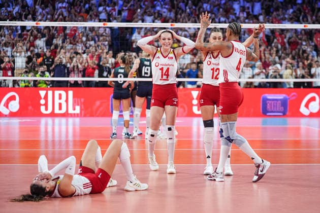 Turkiye retain European women s volleyball title with 3-2 win over Italy ISTANBUL, TURKIYE - SEPTEMBER 6: Players of the Turkish National Women’s Volleyball Team celebrate after defeating Italy 3-2 in the final to win the 2026 CEV Women’s European Volleyball Championship at Sinan Erdem Sports Hall in Istanbul, Turkiye, on September 6, 2026. Cemal Yurttas Anadolu Istanbul Turkey. Editorial use only. Please get in touch for any other usage.  Copyright: x2026xAnadoluxCemalxYurttasx