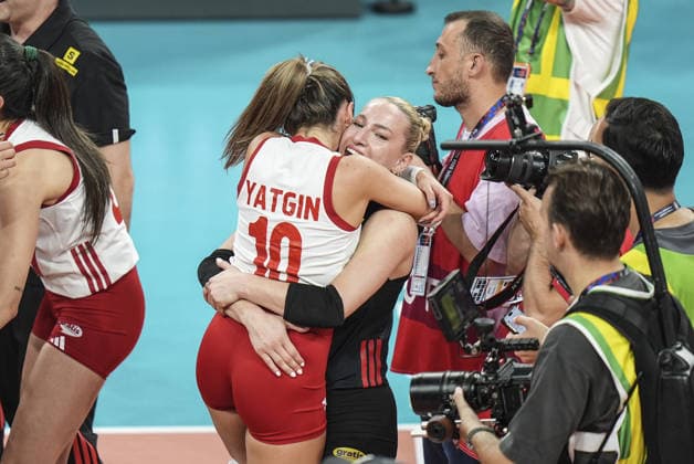 Turkiye retain European women s volleyball title with 3-2 win over Italy ISTANBUL, TURKIYE - SEPTEMBER 6: Players of the Turkish National Women’s Volleyball Team celebrate after defeating Italy 3-2 in the final to win the 2026 CEV Women’s European Volleyball Championship at Sinan Erdem Sports Hall in Istanbul, Turkiye, on September 6, 2026. Agit Erdi Ulukaya Anadolu Istanbul Turkey. Editorial use only. Please get in touch for any other usage.  Copyright: x2026xAnadoluxAgitxErdixUlukayax