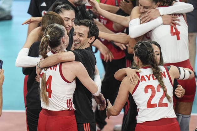 Turkiye retain European women s volleyball title with 3-2 win over Italy ISTANBUL, TURKIYE - SEPTEMBER 6: Players of the Turkish National Women’s Volleyball Team celebrate after defeating Italy 3-2 in the final to win the 2026 CEV Women’s European Volleyball Championship at Sinan Erdem Sports Hall in Istanbul, Turkiye, on September 6, 2026. Agit Erdi Ulukaya Anadolu Istanbul Turkey. Editorial use only. Please get in touch for any other usage.  Copyright: x2026xAnadoluxAgitxErdixUlukayax