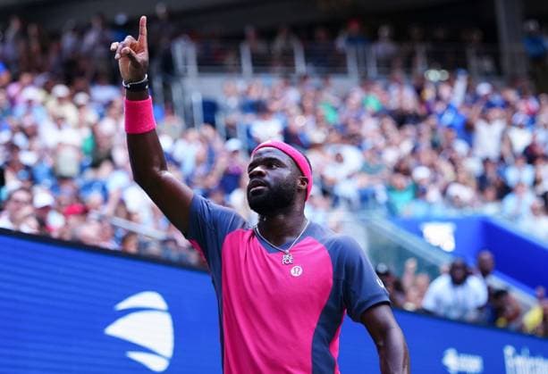 Frances Tiafoe celebrates 2026 US Open, Day Eight, USTA Billie Jean King National Tennis Center, New York, USA - 06 Sep 2026New York USTA Billie Jean King National T New York (NY) United States of America EDITORIAL USE ONLY No use with unauthorised audio, video, data, fixture lists, club league logos or live services. Online in-match use limited to 120 images, no video emulation. No use in betting, games or single club league player publications. Copyright: xJavierxGarcia Shutterstockx 17137666ae