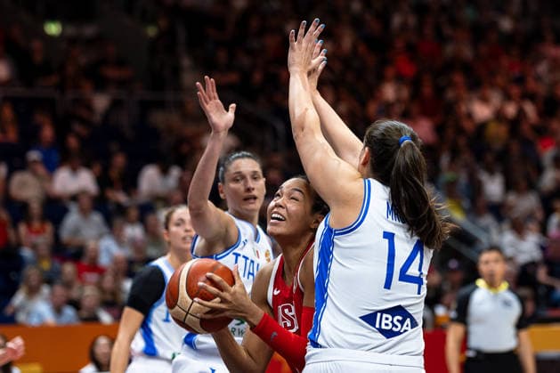Napheesa Collier (USA), No. 11, driving to the basket; Sara Madera (Italy), No. 14; GER, Italy vs. USA, Basketball, 2026 FIBA Women’s World Cup, Group Stage, Matchday 2, September 6, 2026, Germany, Italy vs. USA, basketball, 2026 FIBA Women’s World Cup, group stage, Match Day 2, September 6, 2026, Berlin Copyright: xEibner-Pressefoto MaxxVincenx EP_MVN