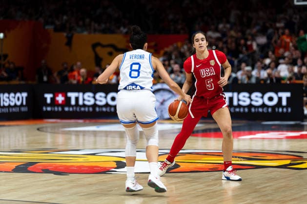 Sonia Citron (USA), No. 5, dribbling against Costanza Verona (Italy), No. 8, Germany, Italy vs. USA, Basketball, 2026 FIBA Women s World Cup, Group Stage, Matchday 2, September 6, 2026, GER, Italy vs. USA, Basketball, 2026 FIBA Women’s World Cup, Group Stage, Matchday 2, September 6, 2026, Berlin Copyright: xEibner-Pressefoto MaxxVincenx EP_MVN