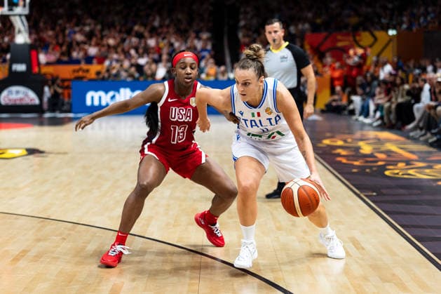Francesca Pan (Italy), No. 11, dribbling past Jackie Young (USA), No. 13, GER, Italy vs. USA, Basketball, 2026 FIBA Women’s World Cup, Group Stage, Matchday 2, September 6, 2026, GER, Italy vs. USA, Basketball, 2026 FIBA Women’s World Cup, Group Stage, Matchday 2, September 6, 2026, Berlin Copyright: xEibner-Pressefoto MaxxVincenx EP_MVN