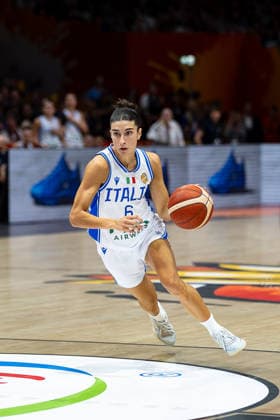 Francesca Pasa, Italy, No. 6 dribbling, single frame, single photo, portrait, cutout, GER, Italy vs. USA, basketball, 2026 FIBA Women’s World Cup, group stage, Match Day 2, September 6, 2026, GER, Italy vs. USA, Basketball, 2026 FIBA Women’s World Cup, Group Stage, Match Day 2, September 6, 2026, Berlin Copyright: xEibner-Pressefoto MaxxVincenx EP_MVN