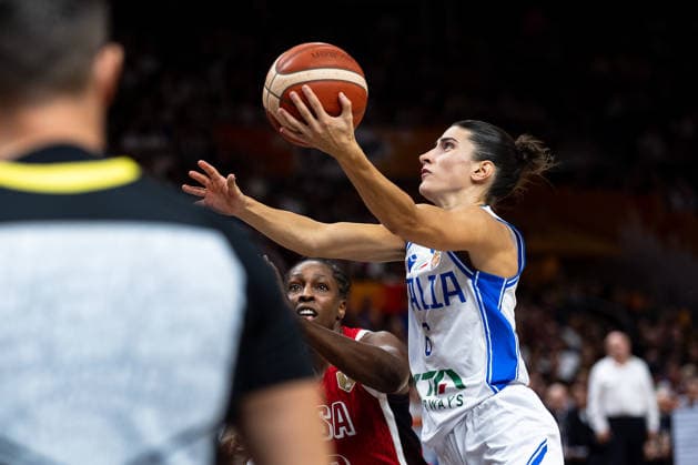 Francesca Pasa of Italy, No. 6, making a layup, GER, Italy vs. USA, Basketball, 2026 FIBA Women’s World Cup, Group Stage, Matchday 2, September 6, 2026, GER, Italy vs. USA, Basketball, 2026 FIBA Women s World Cup, Group Stage, Matchday 2, September 6, 2026, Berlin Copyright: xEibner-Pressefoto MaxxVincenx EP_MVN