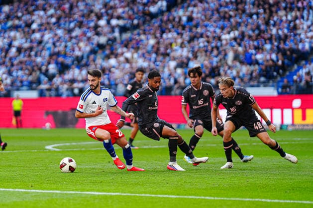 Fabio Vieira (Hamburger SV, 20), 2fsv-, Kacper Potulski (1. FSV Mainz 05, 48) GER, Hamburger SV vs. 1. FSV Mainz 05, Fußball, 1. Bundesliga, Spieltag 02, Saison 2026 2027, 06.09.2026 DFL REGULATIONS PROHIBIT ANY USE OF PHOTOGRAPHS AS IMAGE SEQUENCES AND OR QUASI-VIDEO GER, Hamburger SV vs. 1. FSV Mainz 05, Fußball, 1. Bundesliga, Spieltag 02, Saison 2026 2027, 06.09.2026 Hamburg *** Fabio Vieira, Hamburger SV, 20, 1 FSV Mainz 05, Kacper Potulski, 1 FSV Mainz 05, 48 GER, Hamburger SV vs. 1 FSV Mainz 05, Soccer, Bundesliga 1, Matchday 02, 2026–2027 Season, September 6, 2026 DFL regulations prohibit any use of photographs as image sequences and or quasi-video GER, Hamburger SV vs. 1. FSV Mainz 05, Soccer, 1st Bundesliga, Matchday 02, 2026–2027 Season, September 6, 2026, Hamburg Copyright: xEibner-Pressefoto MarcelxvonxFehrnx EP_MFN