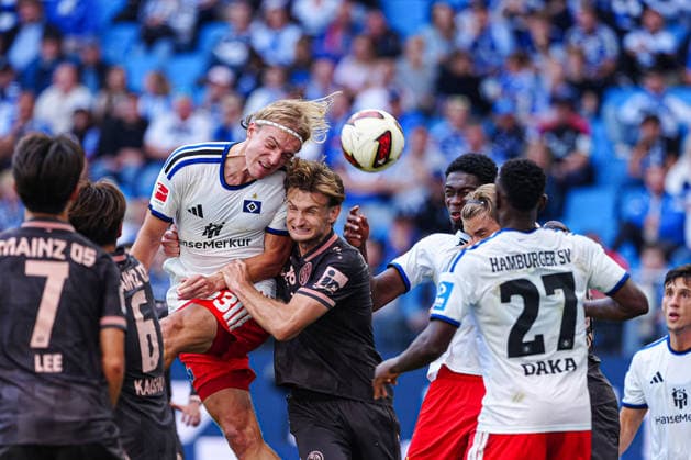 Kopfballduell Luftzweikampf Sebastian Bornauw (Hamburger SV, 33), Stefan Posch (1. FSV Mainz 05, 04) GER, Hamburger SV vs. 1. FSV Mainz 05, Fußball, 1. Bundesliga, Spieltag 02, Saison 2026 2027, 06.09.2026 DFL REGULATIONS PROHIBIT ANY USE OF PHOTOGRAPHS AS IMAGE SEQUENCES AND OR QUASI-VIDEO GER, Hamburger SV vs. 1. FSV Mainz 05, Fußball, 1. Bundesliga, Spieltag 02, Saison 2026 2027, 06.09.2026 Hamburg *** Heading duel, aerial duel: Sebastian Bornauw, Hamburger SV, 33, Stefan Posch 1 FSV Mainz 05, 04 GER, Hamburger SV vs. 1 FSV Mainz 05, Soccer, Bundesliga 1, Matchday 2, 2026–2027 Season, September 6, 2026 DFL regulations prohibit any use of photographs as image sequences and or quasi-video GER, Hamburger SV vs. 1. FSV Mainz 05, soccer, 1st Bundesliga, Matchday 2, 2026–2027 season, September 6, 2026, Hamburg Copyright: xEibner-Pressefoto MarcelxvonxFehrnx EP_MFN