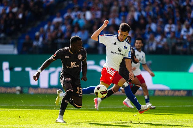 Sheraldo Becker (1. FSV Mainz 05, 23), Nicolas Capaldo (Hamburger SV, 24) GER, Hamburger SV vs. 1. FSV Mainz 05, Fußball, 1. Bundesliga, Spieltag 02, Saison 2026 2027, 06.09.2026 DFL REGULATIONS PROHIBIT ANY USE OF PHOTOGRAPHS AS IMAGE SEQUENCES AND OR QUASI-VIDEO GER, Hamburger SV vs. 1. FSV Mainz 05, Fußball, 1. Bundesliga, Spieltag 02, Saison 2026 2027, 06.09.2026 Hamburg *** Sheraldo Becker, 1 FSV Mainz 05, 23, Nicolas Capaldo, Hamburger SV, 24 GER, Hamburger SV vs. 1 FSV Mainz 05, Soccer, Bundesliga 1, Matchday 02, 2026–2027 Season, September 6, 2026 DFL regulations prohibit any use of photographs as image sequences and or quasi-video GER, Hamburger SV vs. 1 FSV Mainz 05, soccer, 1 Bundesliga, Matchday 02, 2026–2027 season, September 6, 2026, Hamburg Copyright: xEibner-Pressefoto MarcelxvonxFehrnx EP_MFN