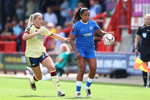 Crawley, England, 6th September 2026. Alessia Russo of Arsenal and Manuela Vanegas of Brighton & Hove Albion challenge for the ball during the Brighton Women vs Arsenal Women Barclays Women s Super League match at Broadfield Stadium, Crawley. Picture credit should read: Paul Terry Sportimage EDITORIAL USE ONLY. No use with unauthorised audio, video, data, fixture lists, club league logos or live services. Online in-match use limited to 120 images, no video emulation. No use in betting, games or single club league player publications. SPI_059_PT_Brighton_W_Arsenal_W SPI-4977-0059