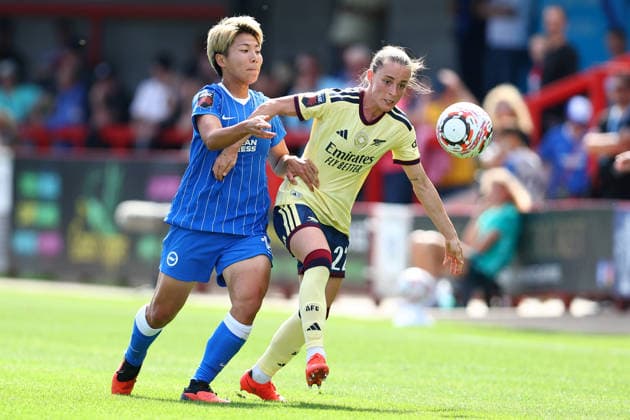 Crawley, England, 6th September 2026. Kiko Seike of Brighton & Hove Albion and Ona Batlle of Arsenal challenge for the ball during the Brighton Women vs Arsenal Women Barclays Women s Super League match at Broadfield Stadium, Crawley. Picture credit should read: Paul Terry Sportimage EDITORIAL USE ONLY. No use with unauthorised audio, video, data, fixture lists, club league logos or live services. Online in-match use limited to 120 images, no video emulation. No use in betting, games or single club league player publications. SPI_112_PT_Brighton_W_Arsenal_W SPI-4977-0112