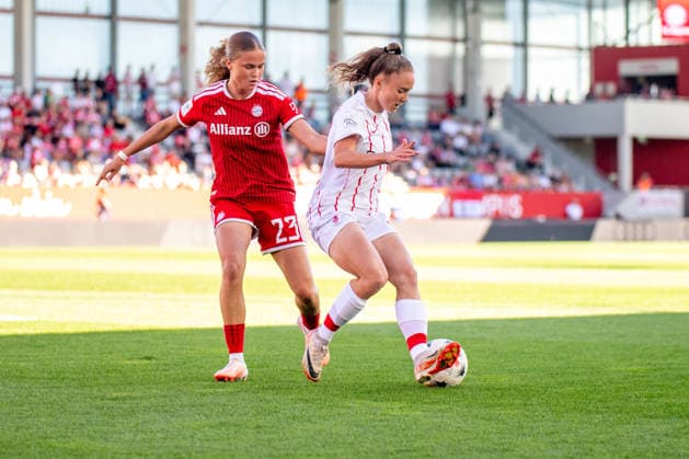 Sophie Proost (23 FC Bayern) und Lisa Kolb (22 Freiburg) in Aktion beim Google Pixel Frauen Bundesligaspiel FC Bayern München - SC Freiburg am 06.09.2026. München FC Bayern Campus Bayern Deutschland *** Sophie Proost, 23, of FC Bayern, and Lisa Kolb, 22, of Freiburg, in action during the Google Pixel Women s Bundesliga match between FC Bayern Munich and SC Freiburg on September 6, 2026, in Munich at the FC Bayern Campus, Bavaria, Germany