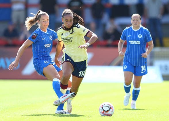 Crawley, England, 6th September 2026. Lia Walti of Brighton & Hove Albion and Caitlin Foord of Arsenal challenge for the ball during the Brighton Women vs Arsenal Women Barclays Women s Super League match at Broadfield Stadium, Crawley. Picture credit should read: Paul Terry Sportimage EDITORIAL USE ONLY. No use with unauthorised audio, video, data, fixture lists, club league logos or live services. Online in-match use limited to 120 images, no video emulation. No use in betting, games or single club league player publications. SPI_226_PT_Brighton_W_Arsenal_W SPI-4977-0226