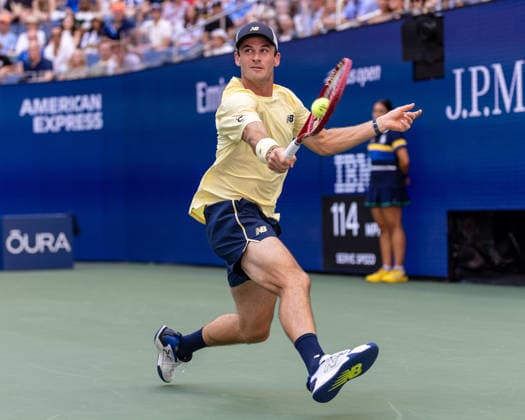 Tennis 2026: US Open, September 6, 2026 September 6, 2026: Tommy Paul (USA) in action against Carlos Alcaraz (ESP) during their Round 4 match at the US Open on September 6, 2026, held at the USTA Billie Jean King National Tennis Center in New York City. (Credit Image: Â Bernie Haley Cal Media) New York City New York USA EDITORIAL USE ONLY Copyright: xx ZUMA-20260906_zma_c04_112.jpg BerniexHaleyx csmphotothree518389