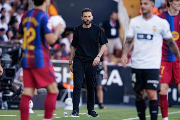 September 6, 2026, Valencia, Spain: Head Coach Carlos CorberoÂ¡n Vallet (Valencia CF) seen in action during LaLiga EA SPORTS 2026 2027 game between teams of Valencia CF and FC Barcelona, Barca Final Score: Valencia CF 0-5 FC Barcelona Valencia Spain - ZUMAs197 20260906_aaa_s197_343 Copyright: xMaciejxRogowskix
