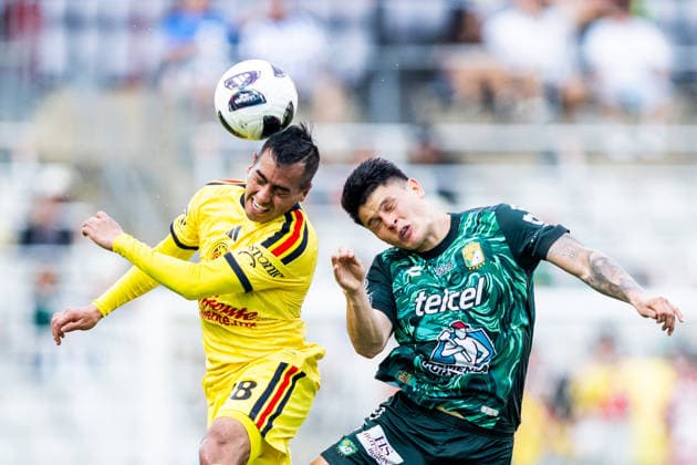 September 6, 2026, Houston, Texas, USA: Club America midfielder ERICK SANCHEZ (28) and Club Leon midfielder DANIEL ARCILA (13) head the ball during the second half of the Leagues Cup Third Place match at Shell Energy Stadium. Soccer 2026: Leagues Cup: Club America Vs. Club Leon  - ZUMAh306 20260906_zsp_h306_012 Copyright: xOscarxHerrerax