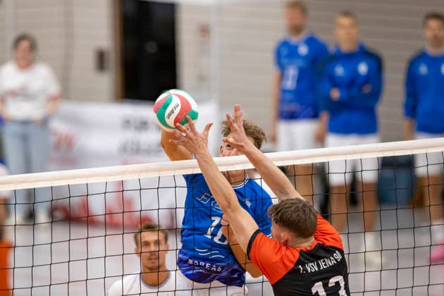 TVV Men s Cup Final: Blue Volleys Gotha vs. 1 VSV Jena 90, Erfurt, September 6, 2026; Lauritz Jastrow (10), Blue Volleys Gotha, vs. Noah Henkel (13), 1 VSV Jena 90; TVV Men s Cup Final: Blue Volleys Gotha vs. 1 VSV Jena 90, Rieth Sports Hall, Erfurt, September 6, 2026 Copyright: xBEAUTIFULxSPORTS Duehringx