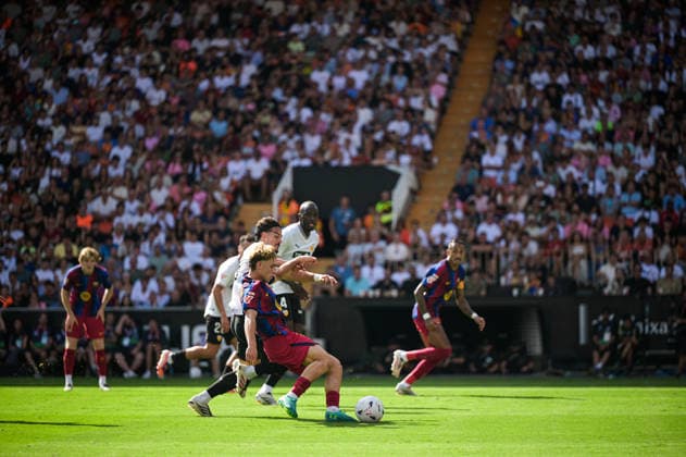 ESP: Valencia CF vs FC Barcelona, Barca - La Liga EA Sports VALENCIA, SPAIN - SEPTEMBER 6: Fermin Lopez of FC Barcelona during the match between Valencia CF and FC Barcelona of La Liga EA Sports on September 6, 2026 at Mestalla Stadium in Valencia, Spain. (Photo by Samuel Carreno) Valencia Valencia Valencia Spain Copyright: xSamuelxCarrenox samcargad_060926_150-33